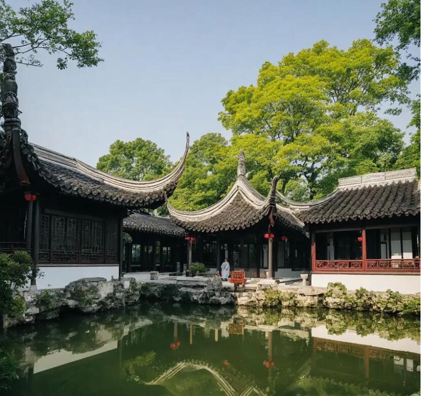 丽江古城南琴餐饮有限公司